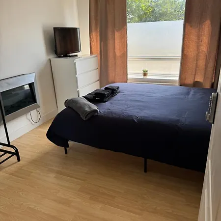 Flat 8, 130 North Park Road, B23 7Fg Birmingam